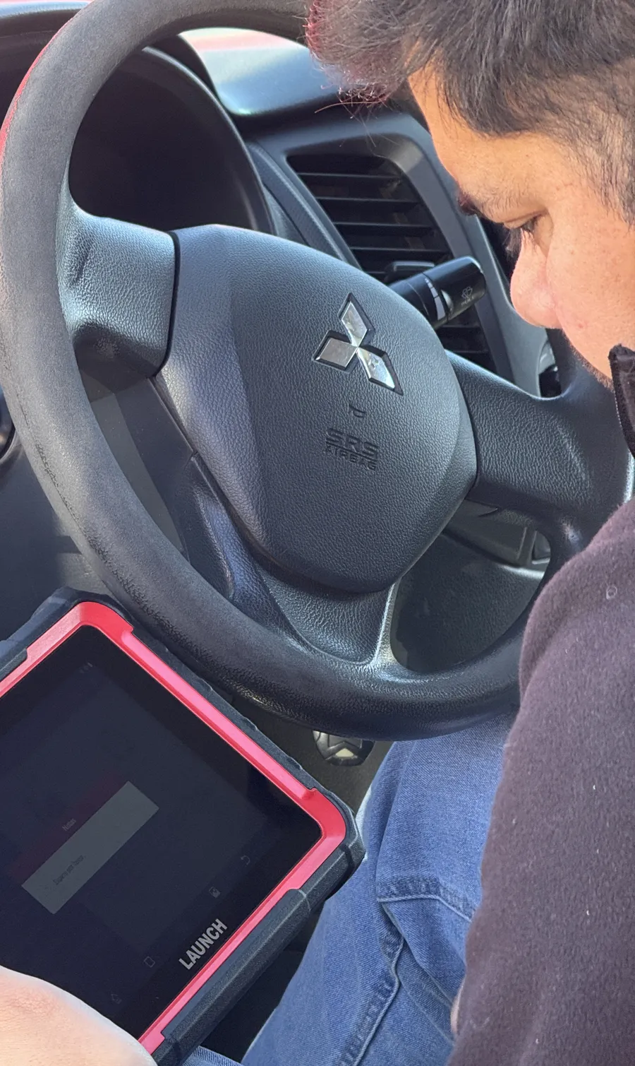 Lectura de códigos de falla con escáner en la Mitsubishi L200